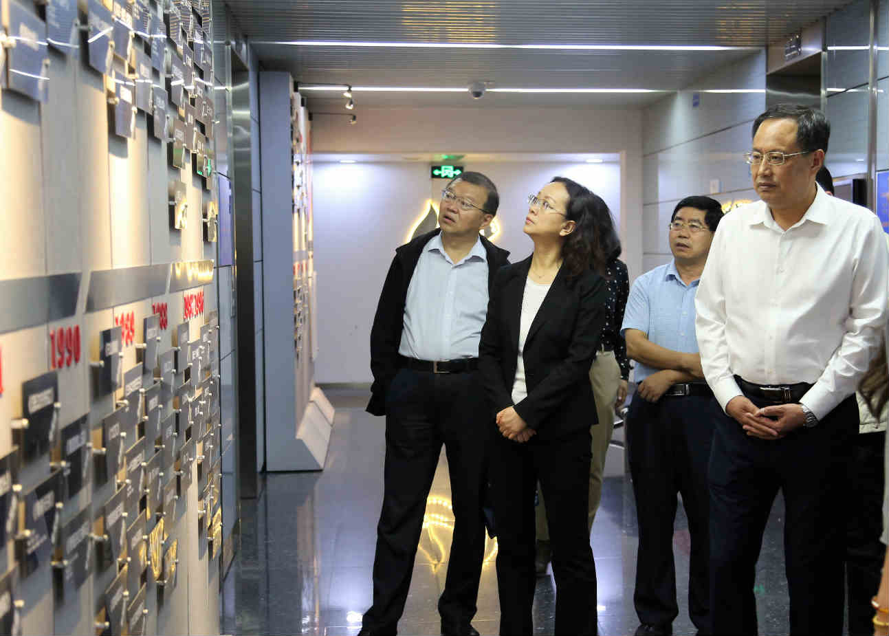 青海省廣播電影電視局局長(zhǎng)申紅興一行調(diào)研山影集團(tuán) 青海省廣播電影電視局局長(zhǎng)申紅興一行調(diào)研山影集團(tuán)