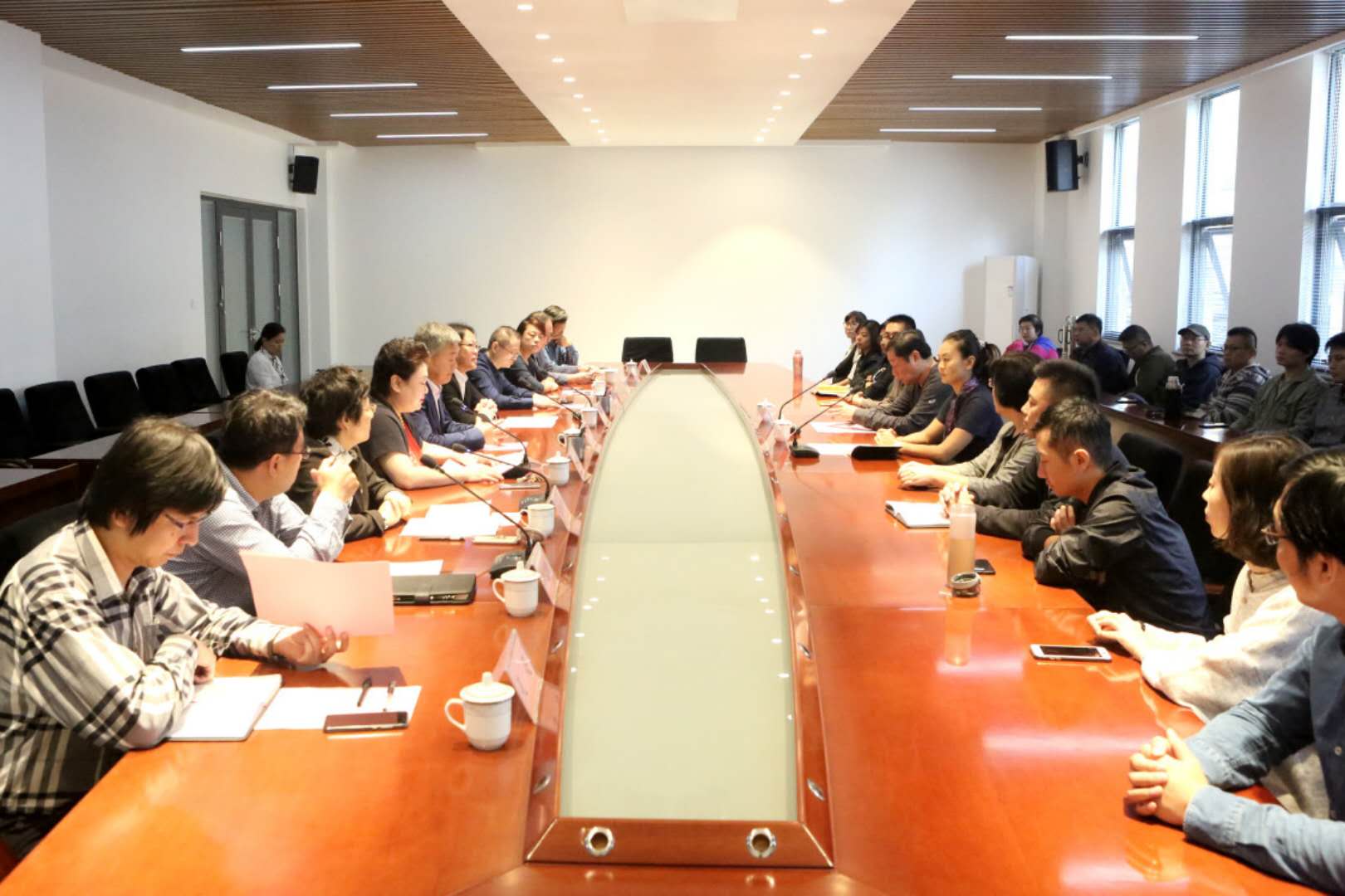 集團(tuán)與山藝聯(lián)合辦學(xué)新進(jìn)展：電影學(xué)院新聘院長書記到崗上任