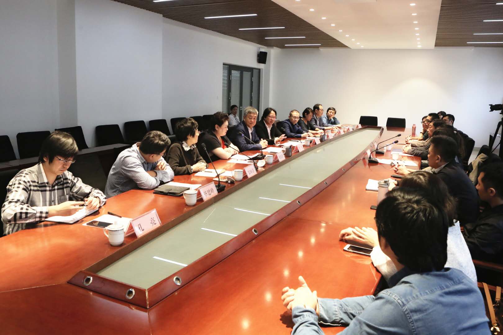 集團(tuán)與山藝聯(lián)合辦學(xué)新進(jìn)展：電影學(xué)院新聘院長書記到崗上任