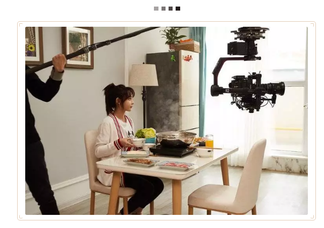 探班網(wǎng)劇《走起！我的天才街坊》 韓東君牽手彭小苒開(kāi)啟甜虐模式