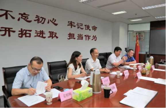 省委宣傳部副部長魏長民帶領(lǐng)部政策法規(guī)研究室同志來山影集團(tuán)調(diào)研指導(dǎo) 省委宣傳部副部長魏長民帶領(lǐng)部政策法規(guī)研究室同志來山影集團(tuán)調(diào)研指導(dǎo)