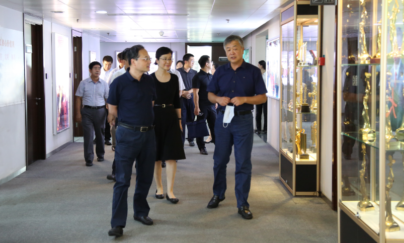 省委常委、省委宣傳部部長于杰到山東影視傳媒集團調(diào)研指導(dǎo)