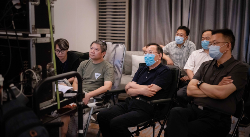 中共山東省委宣傳部副部長、省電影局局長程守田一行到電視劇《老家伙》劇組探班