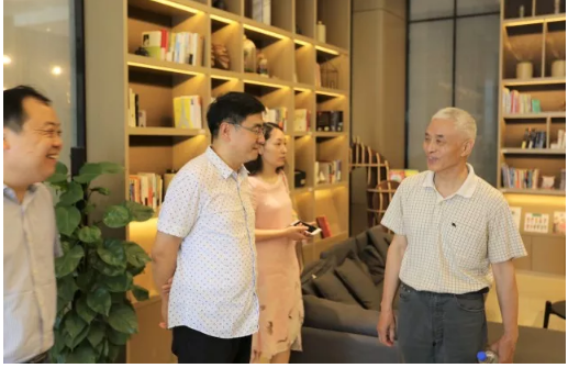 山影集團退休干部一行參觀星工坊