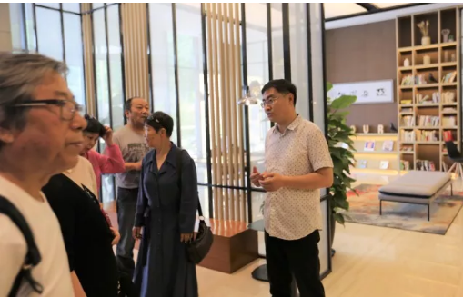 山影集團退休干部一行參觀星工坊