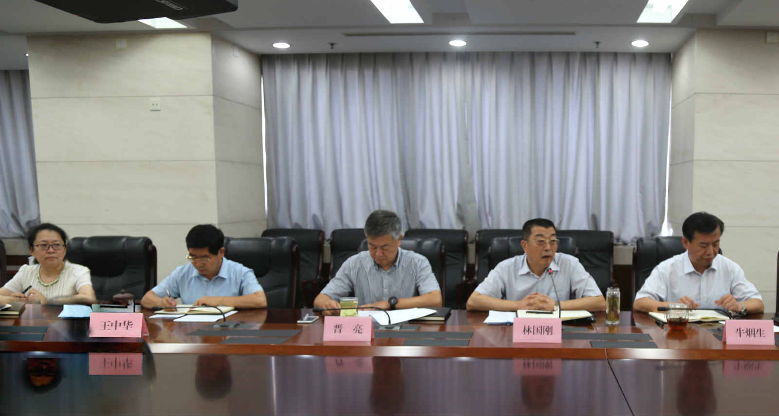 山影集團召開2018年上半年工作總結會 山影集團召開2018年上半年工作總結會